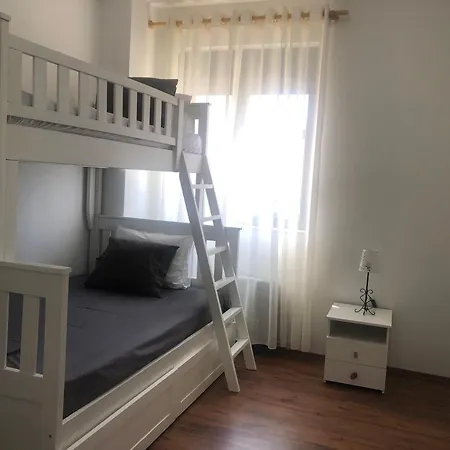 Grand Lth Τίρανα